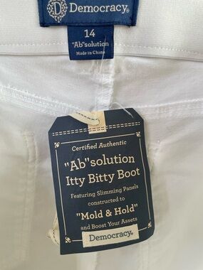 NWT Democracy AbSolution Itty Bitty Boot White Denim Jeans Size 14